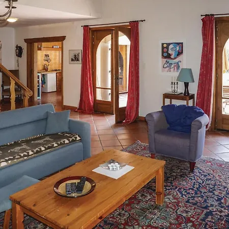 Lovely In With Kitchen Hébergement de vacances