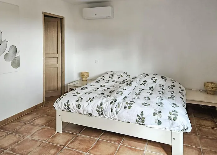 Lovely In With Kitchen Дом отдыха Roquebrun